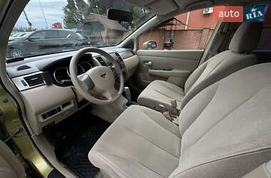 Хетчбек Nissan TIIDA 2008 в 