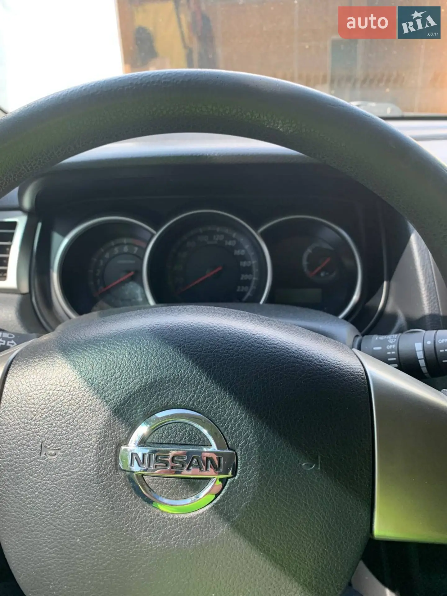 2010 Nissan Tiida - мініатюра 12