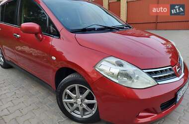 Хэтчбек Nissan TIIDA 2012 в 