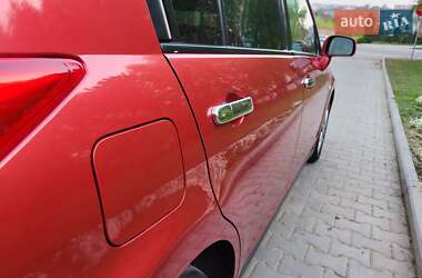 Хэтчбек Nissan TIIDA 2012 в 
