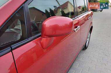 Хэтчбек Nissan TIIDA 2012 в 