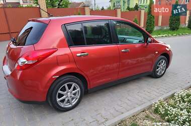Хэтчбек Nissan TIIDA 2012 в 
