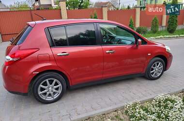 Хэтчбек Nissan TIIDA 2012 в 