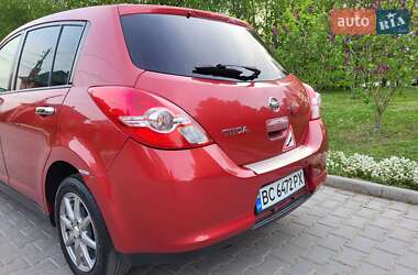 Хэтчбек Nissan TIIDA 2012 в 