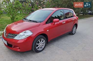 Хэтчбек Nissan TIIDA 2012 в 