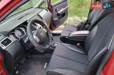 Хэтчбек Nissan TIIDA 2012 в 