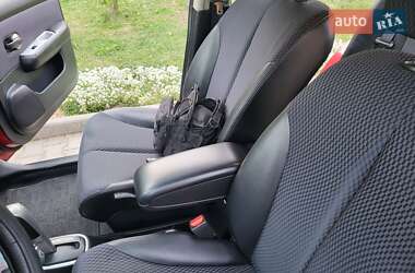 Хэтчбек Nissan TIIDA 2012 в 
