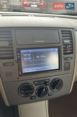 Хетчбек Nissan TIIDA 2007 в 