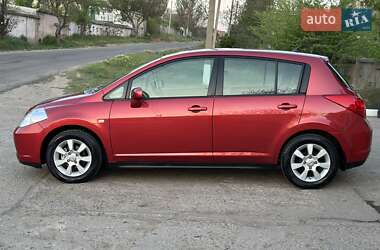Хэтчбек Nissan TIIDA 2007 в 