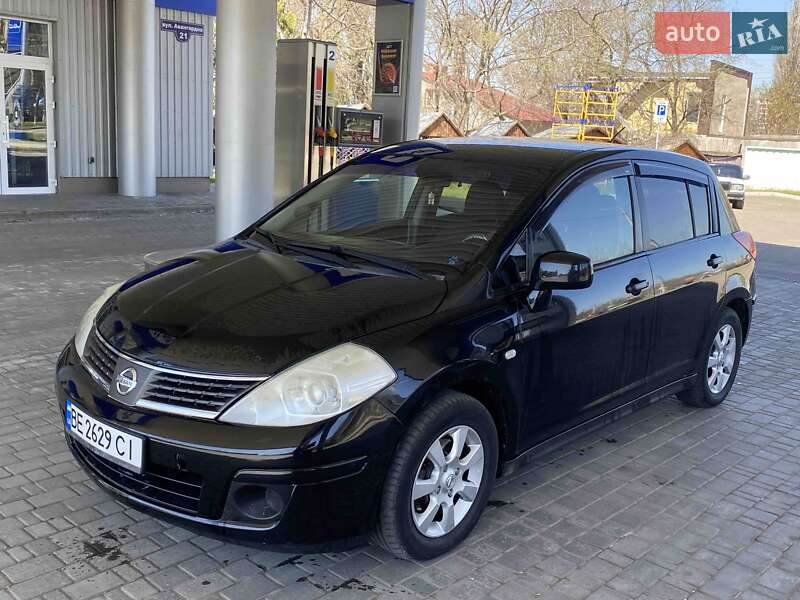 Nissan TIIDA 2007