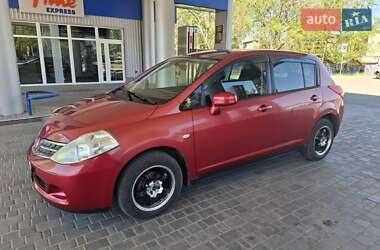 Хэтчбек Nissan TIIDA 2010 в Николаеве