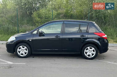 Хетчбек Nissan TIIDA 2012 в 