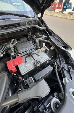Хетчбек Nissan TIIDA 2012 в 