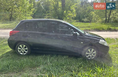 Хэтчбек Nissan TIIDA 2007 в 