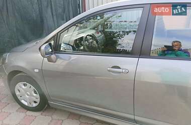 Хетчбек Nissan TIIDA 2013 в 