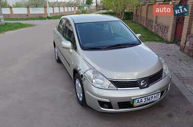 Хетчбек Nissan TIIDA 2008 в 