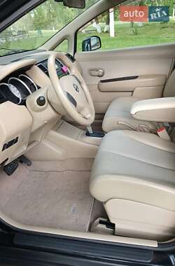 Хетчбек Nissan TIIDA 2010 в 