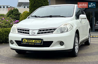 Хетчбек Nissan TIIDA 2010 в 