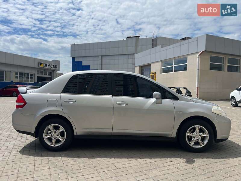 Седан Nissan TIIDA 2006 в Одессе