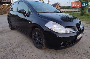 Хэтчбек Nissan TIIDA 2007 в 