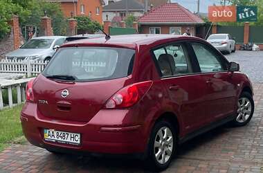 Хэтчбек Nissan TIIDA 2008 в 