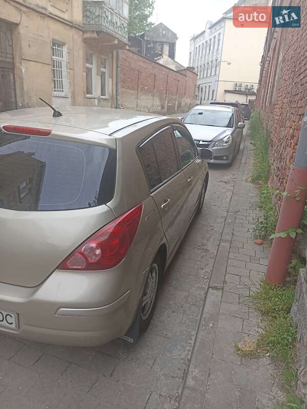 Хетчбек Nissan TIIDA 2010 в Львові