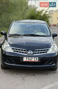 Хэтчбек Nissan TIIDA 2012 в 