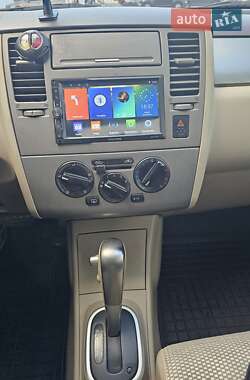 Хетчбек Nissan TIIDA 2006 в 