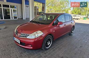 Хетчбек Nissan TIIDA 2010 в 