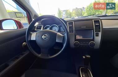 Хетчбек Nissan TIIDA 2010 в 