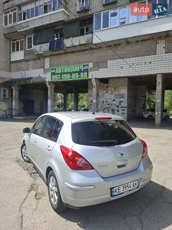 Хэтчбек Nissan TIIDA 2010 в Каменском