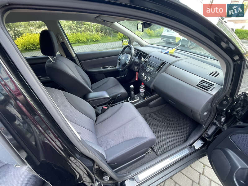 Хетчбек Nissan TIIDA 2008 в Івано-Франківську