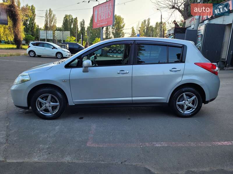 Хэтчбек Nissan TIIDA 2010 в Одессе