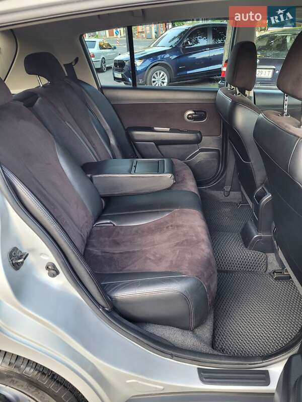 Хэтчбек Nissan TIIDA 2010 в Одессе