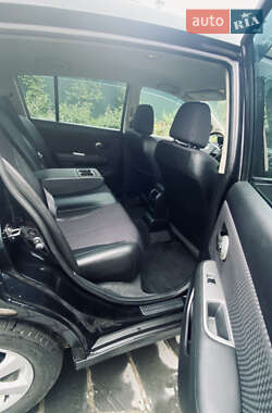 Хэтчбек Nissan TIIDA 2011 в 