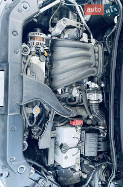 Хэтчбек Nissan TIIDA 2011 в 