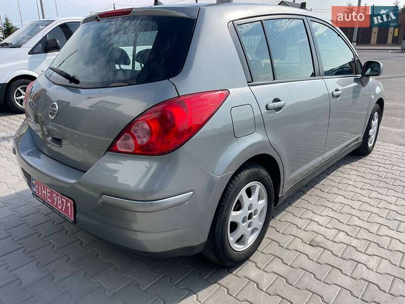 Хетчбек Nissan TIIDA 2009 в Рокитному