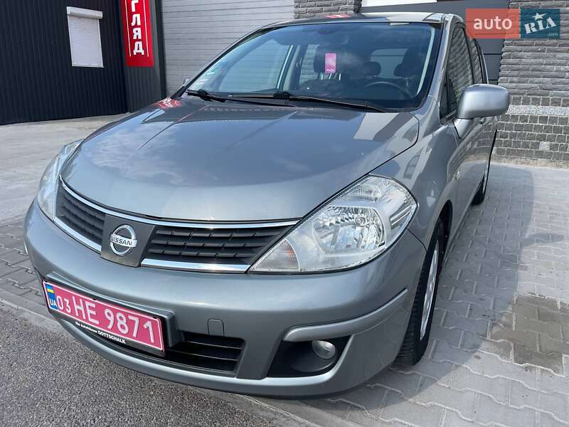 Хетчбек Nissan TIIDA 2009 в Рокитному