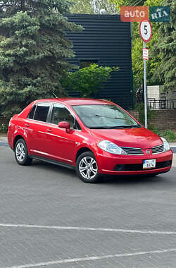 Седан Nissan TIIDA 2006 в Днепре