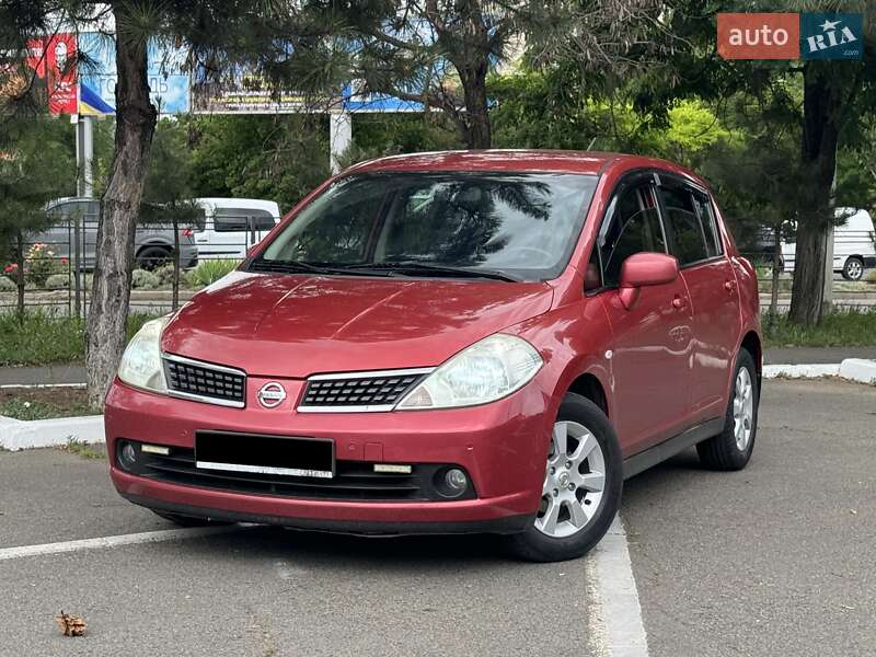 Nissan TIIDA 2008