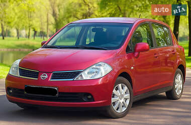 Nissan TIIDA 2008
