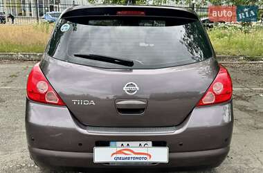 Хэтчбек Nissan TIIDA 2008 в 