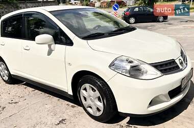 Хэтчбек Nissan TIIDA 2012 в Киеве