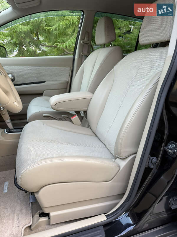 Хетчбек Nissan TIIDA 2011 в Одесі