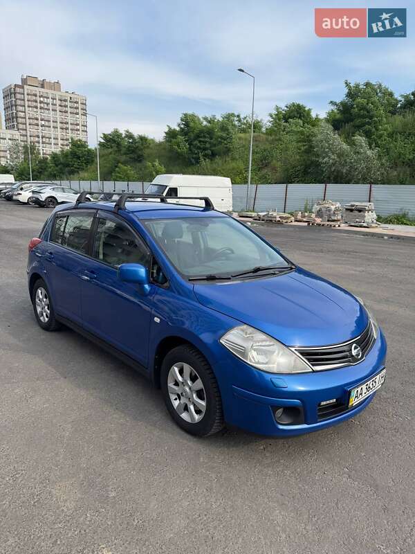 Nissan TIIDA 2009