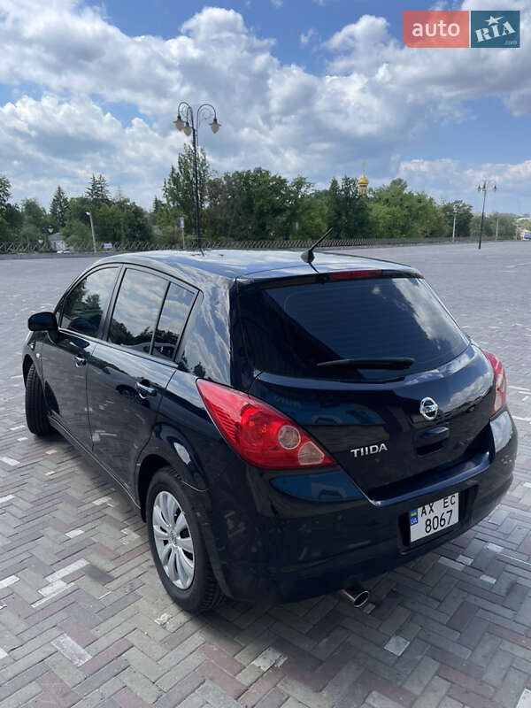 Хэтчбек Nissan TIIDA 2008 в Харькове