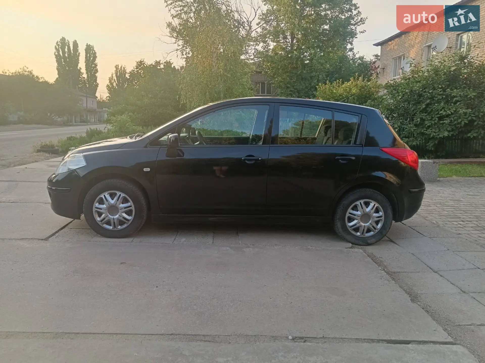 2010 Nissan Tiida - мініатюра 6