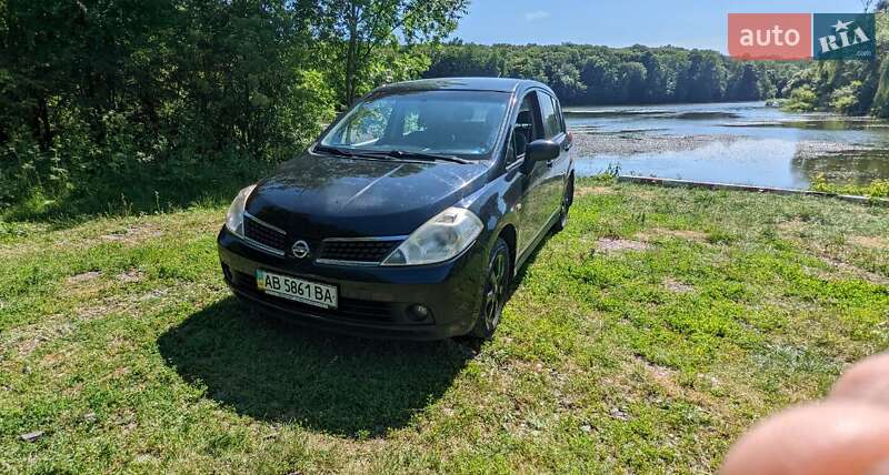 Nissan TIIDA 2008