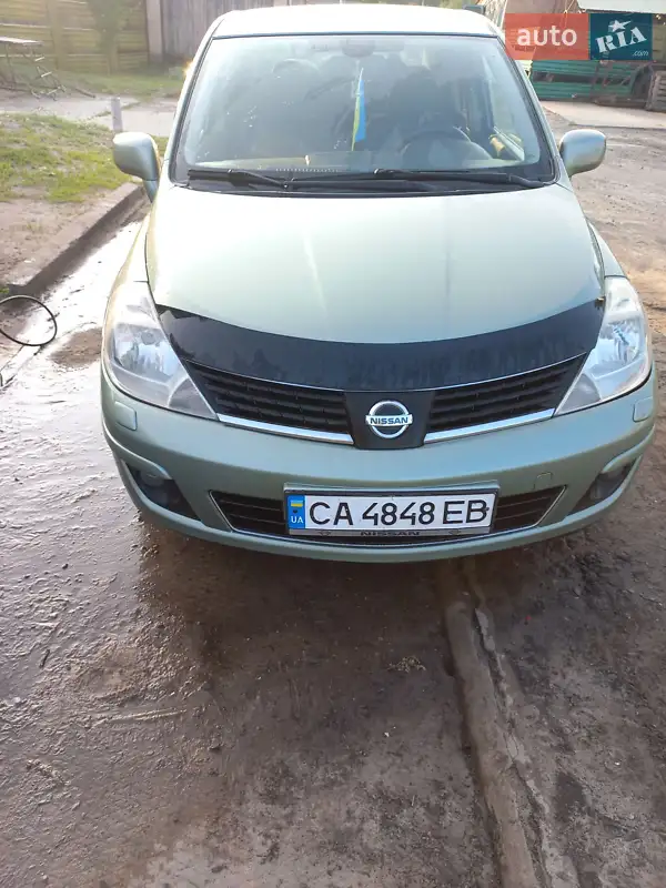 Nissan TIIDA