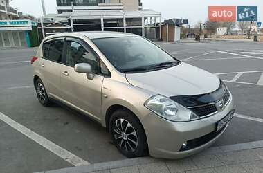 Хэтчбек Nissan TIIDA 2007 в Измаиле